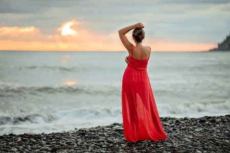 Фотосессия на море в платье