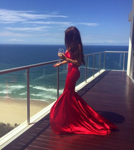 Красивые платья для девушек длинные