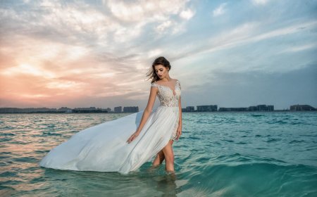 Свадебное платье на море