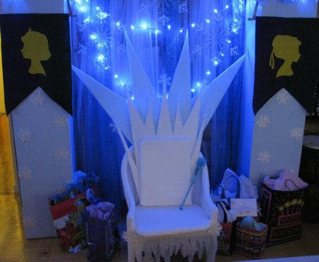 Трон снежной королевы декорация