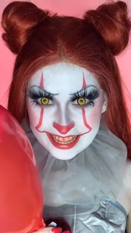 Клоун пеннивайз гримм