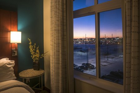 Комната с окнами