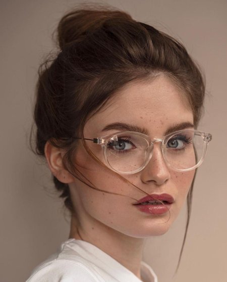 Модные очки для зрения женские