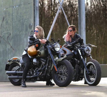 Женский харлей дэвидсон мотоцикл