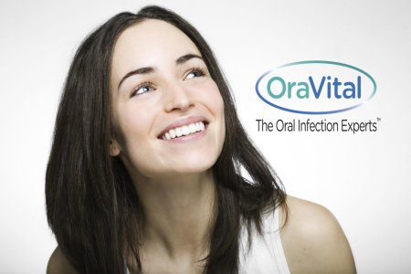 Улыбающаяся женщина