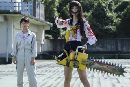 Девушки с бензопилами