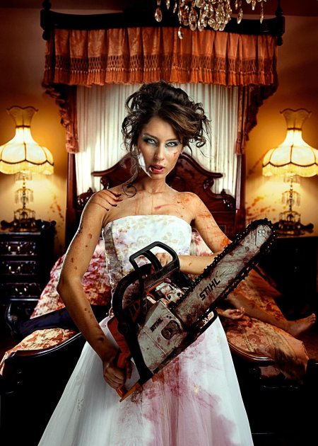 Девочка с бензопилой