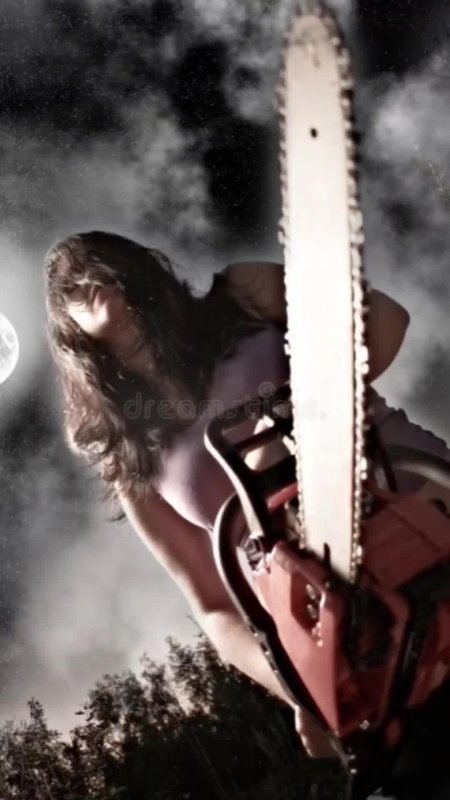 Девушка с бензопилой