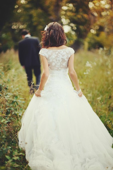 Невеста в свадебном платье