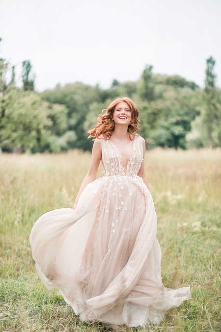 Рыжая в свадебном платье