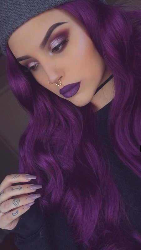 Темно фиолетовые волосы
