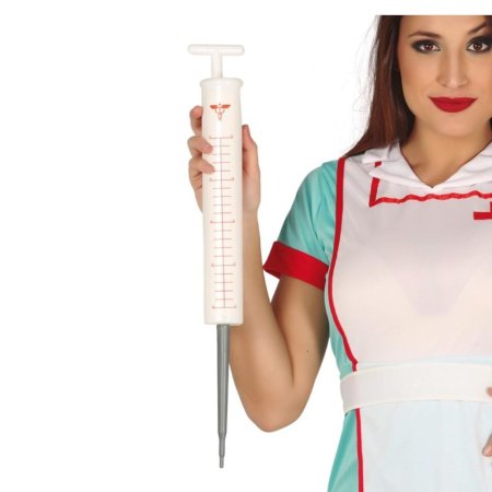 Красивая медсестра