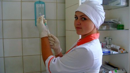 Медсестра в процедурном кабинете