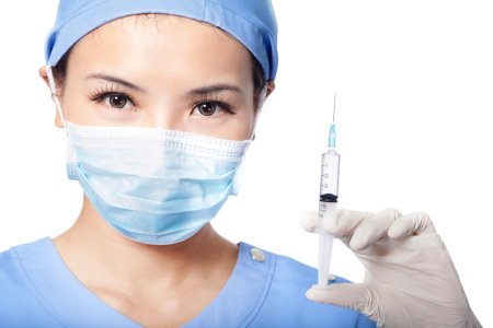 Доктор с уколом