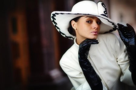 Красивые дамы в шляпках