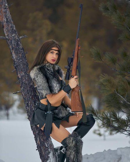 Девушка охотник