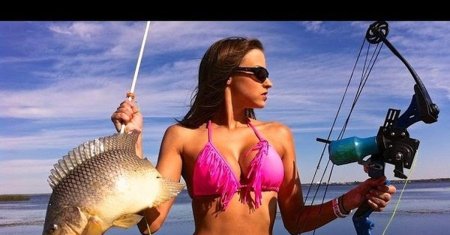 Девушка с удочкой