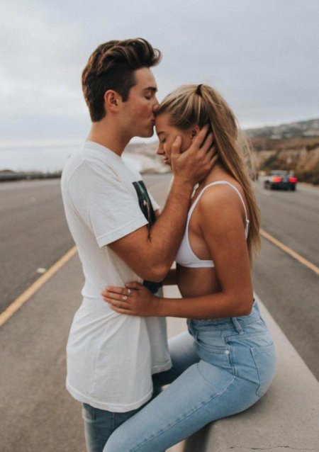 Милые пары подростков