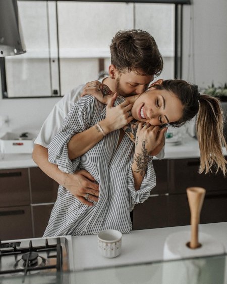 Влюбленные на кухне