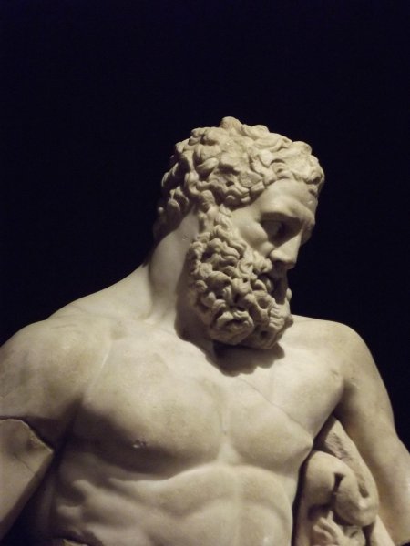 Скульптура древней греции геракл