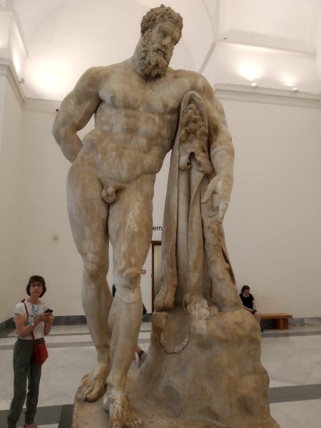 Геркулес фарнезский статуя