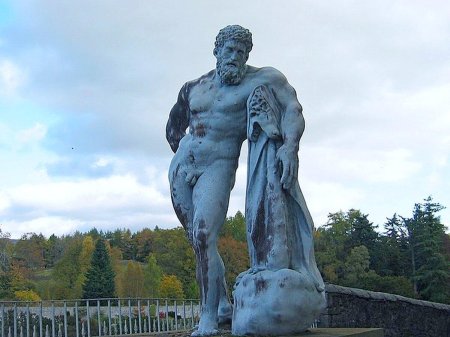 Статуя геркулеса царское село