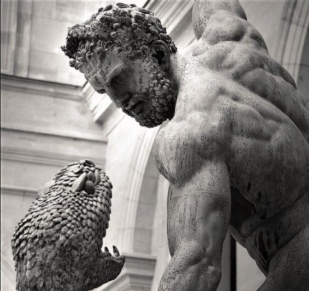 Геракл скульптура