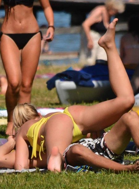 Засветы девушек на пляже