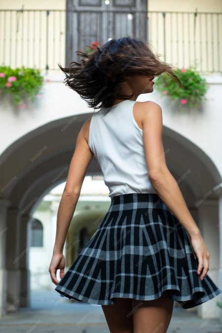 Юбка на девушке