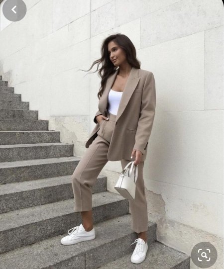 Костюм брючной деловой