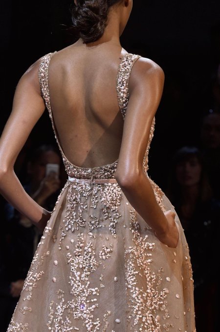 Платье с оголенной спиной