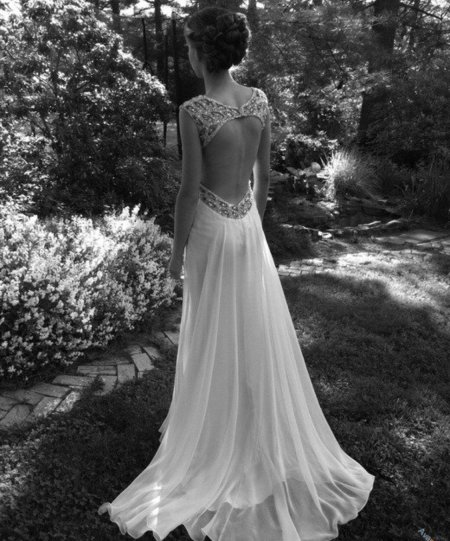Свадебное платье с открытой спиной