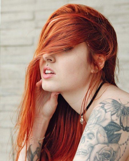 Рыжая девушка