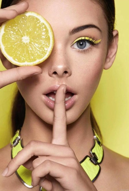 Яркие макияж