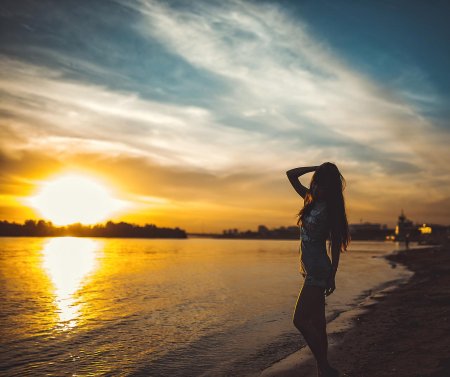 Закат девушка