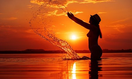 Романтика заката девушка