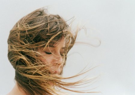 Волосы на ветру
