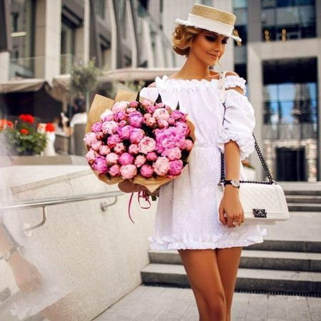 Стильные цветы для девушки