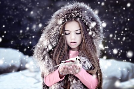 Девушка снежинка