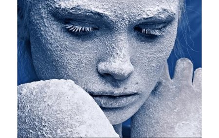 Замерзающий человек