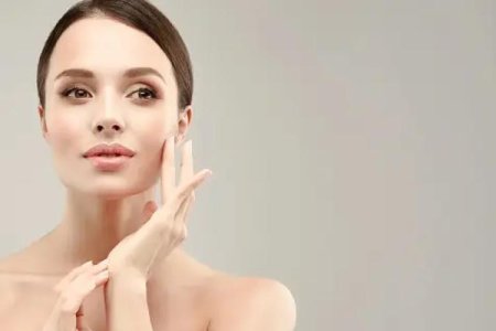 Девушка с идеальной кожей