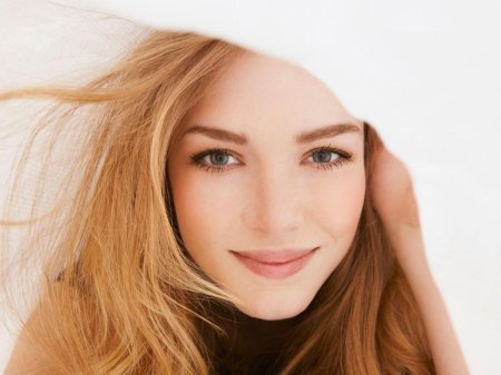 Девушка с чистой кожей