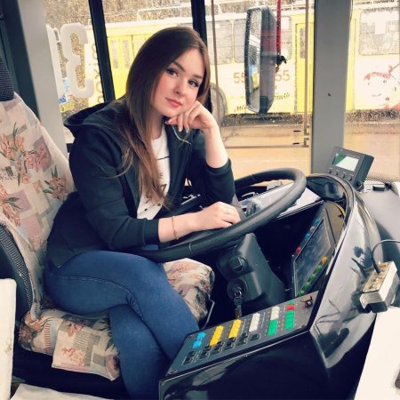 Арина забавнова водитель троллейбуса