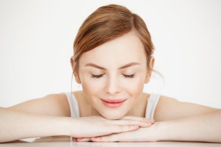 Девушка с чистым лицом