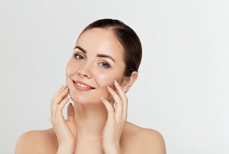 Девушка с чистой кожей