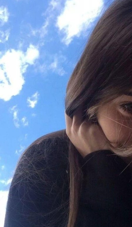 Красивые девушки на пол лица