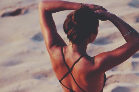 Девушка со спины