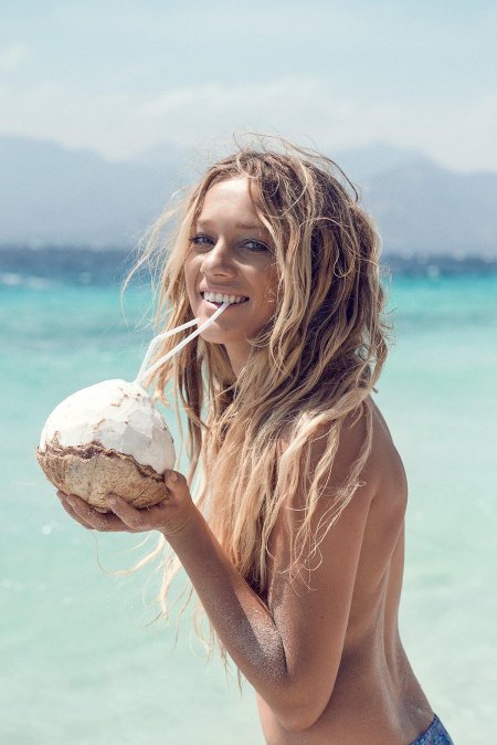 Девушки на пляжу