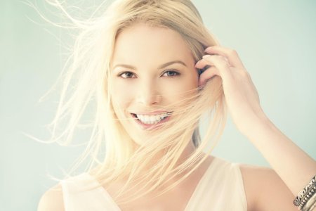 Улыбка девушка