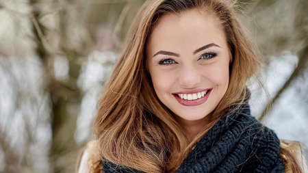 Русские девушки улыбаются